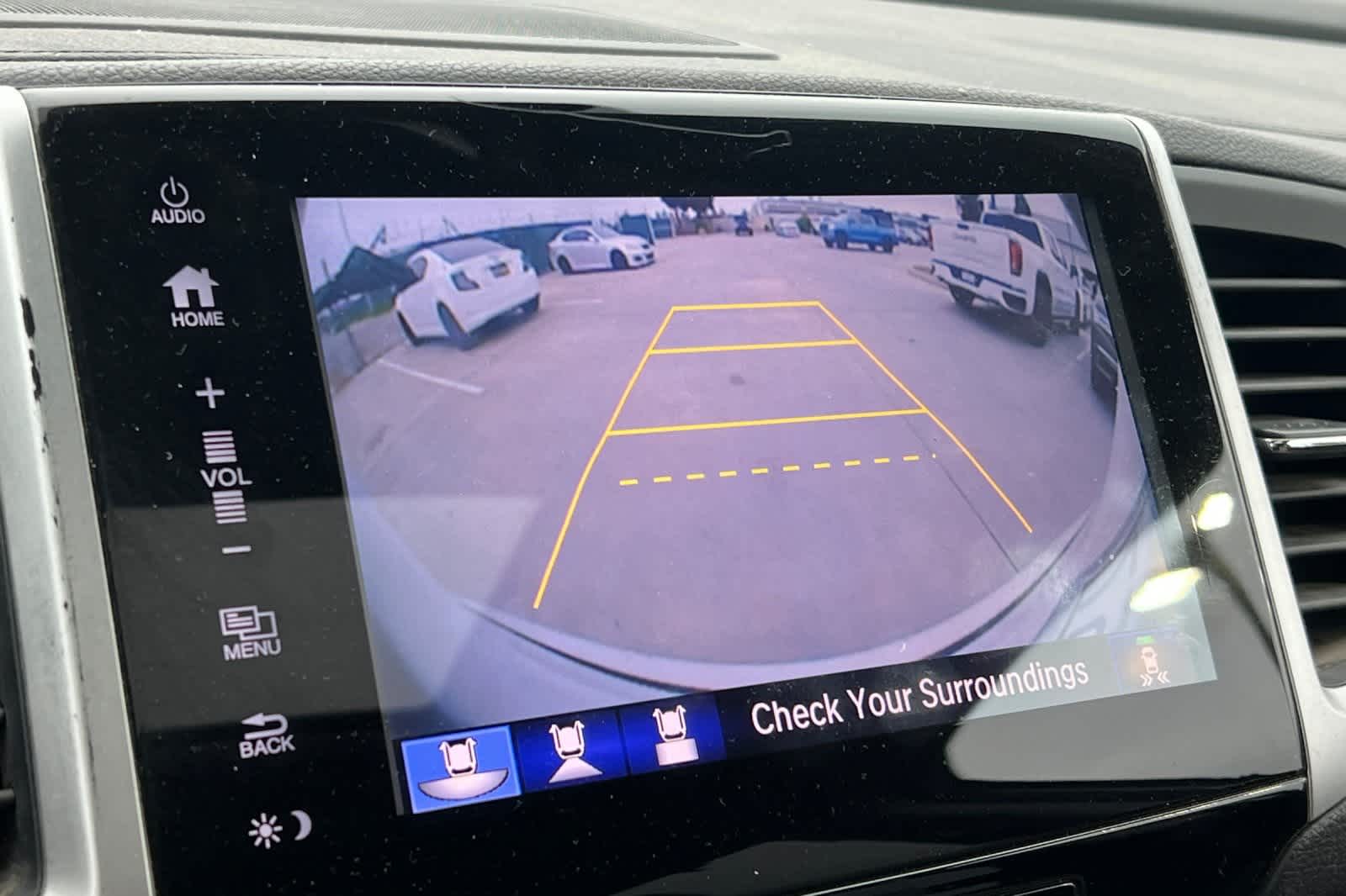 Thumbnail: 2017 Honda Pilot - 22