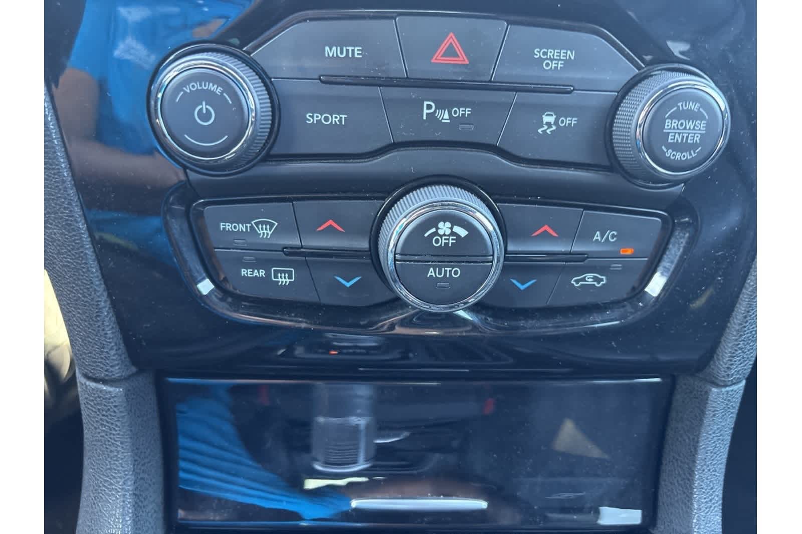 Thumbnail: 2021 Chrysler 300 - 18