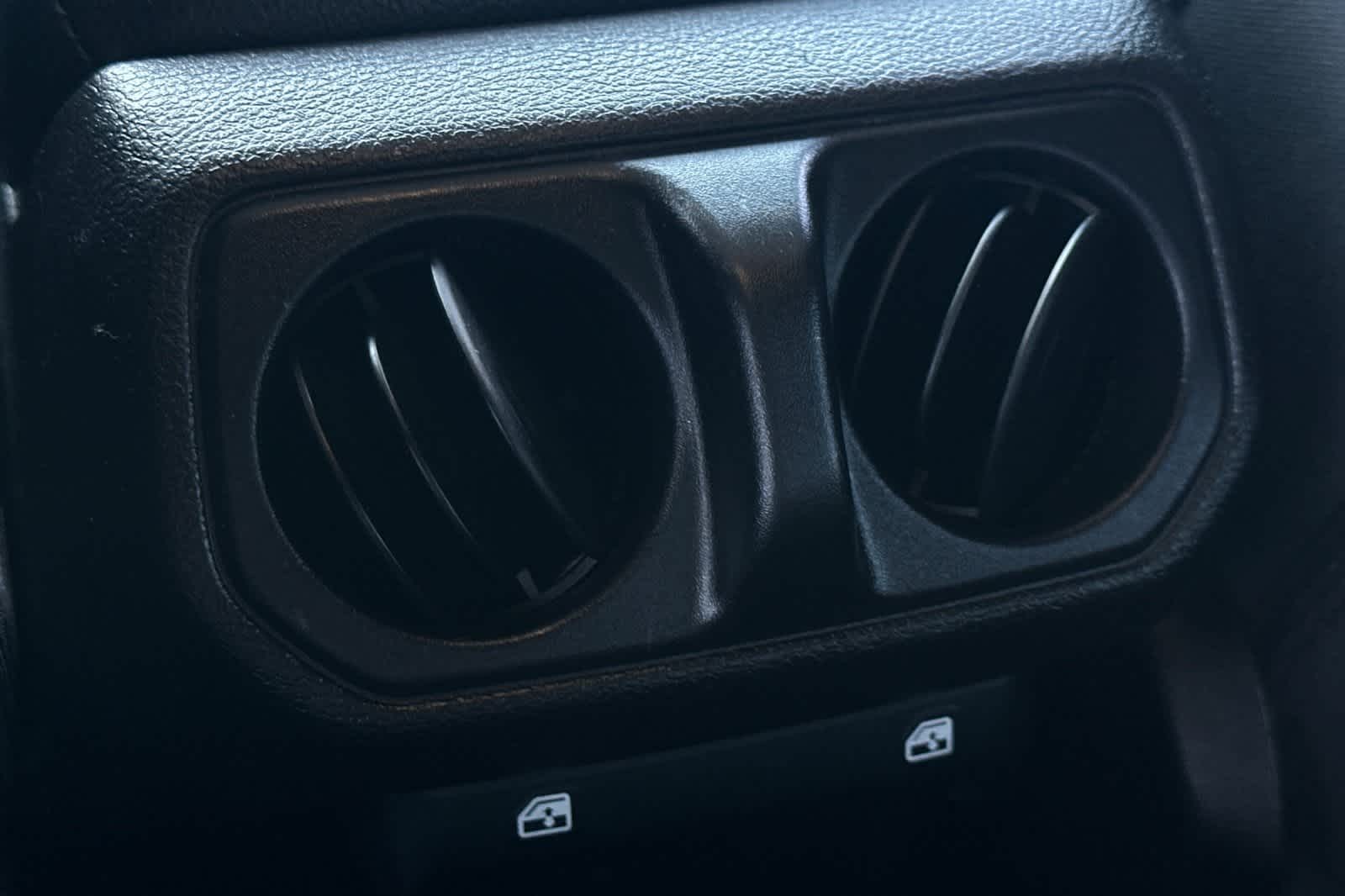 Thumbnail: 2021 Jeep Gladiator - 15