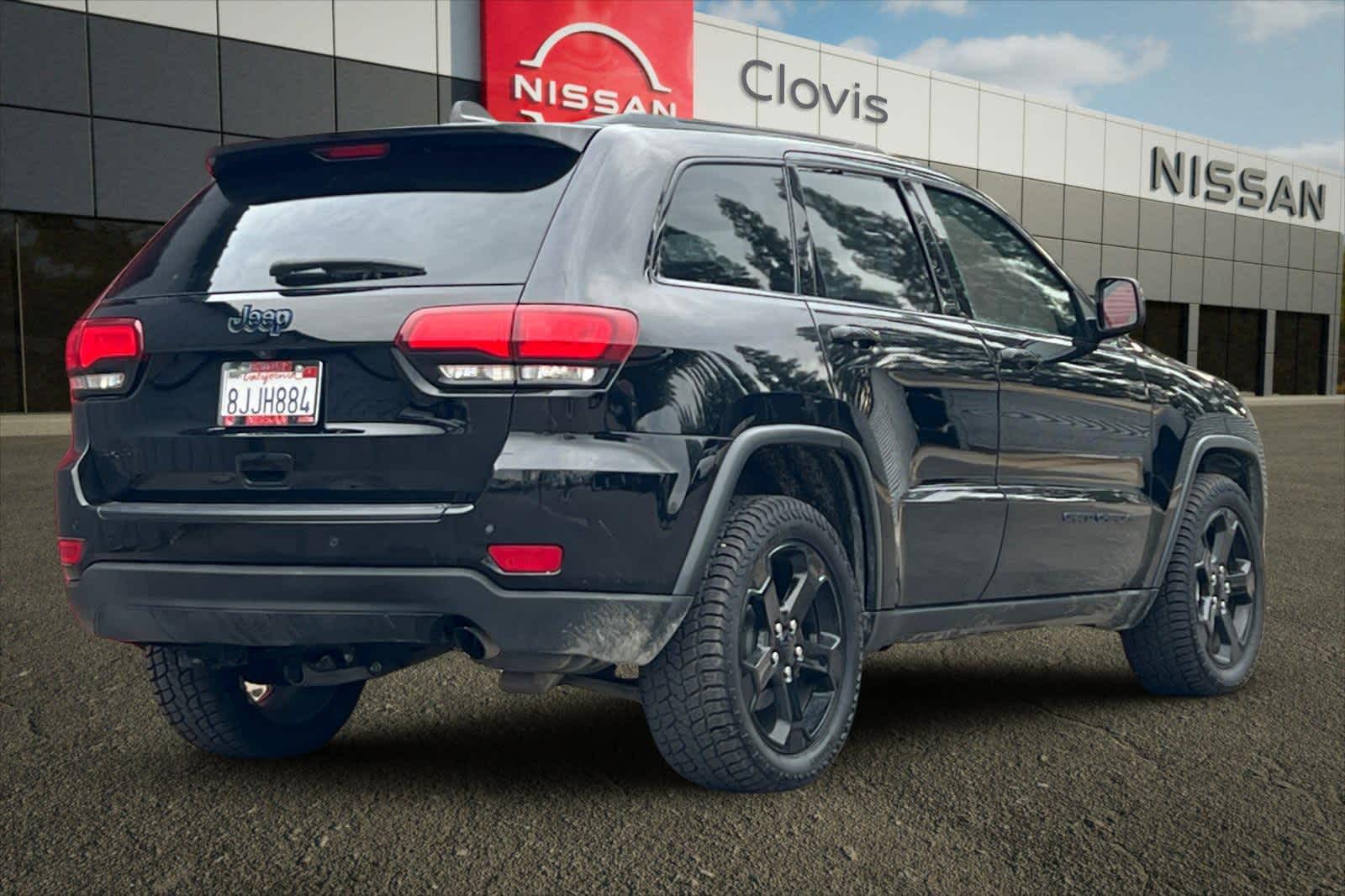 Thumbnail: 2019 Jeep Grand Cherokee - 3