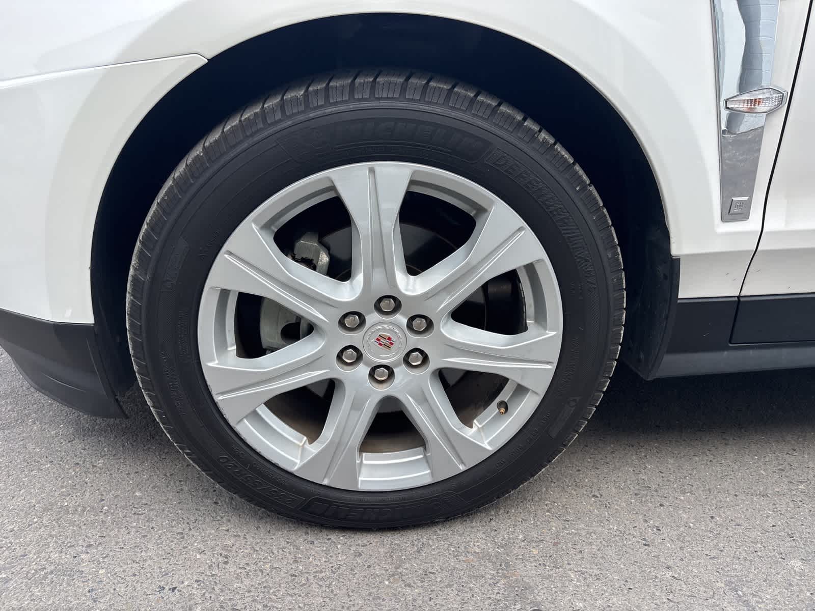 Thumbnail: 2011 Cadillac SRX - 22