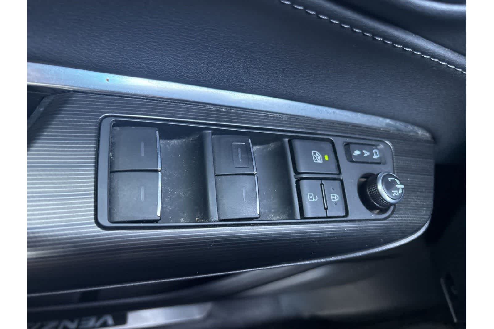 Thumbnail: 2021 Toyota Venza - 13