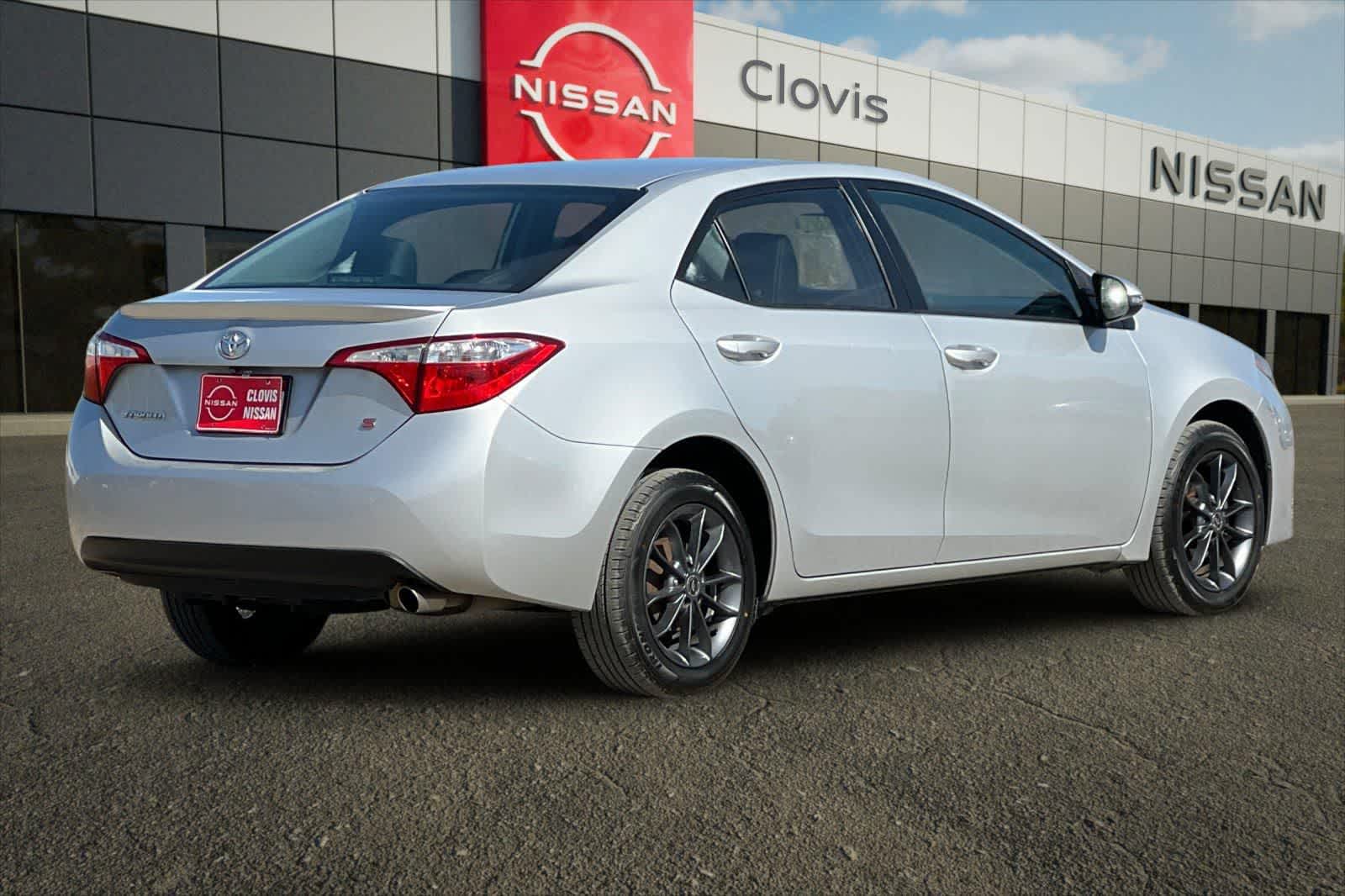 Thumbnail: 2015 Toyota Corolla - 3