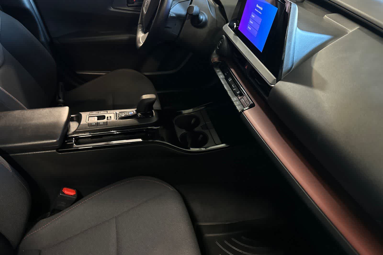 Thumbnail: 2024 Toyota Prius Prime - 18