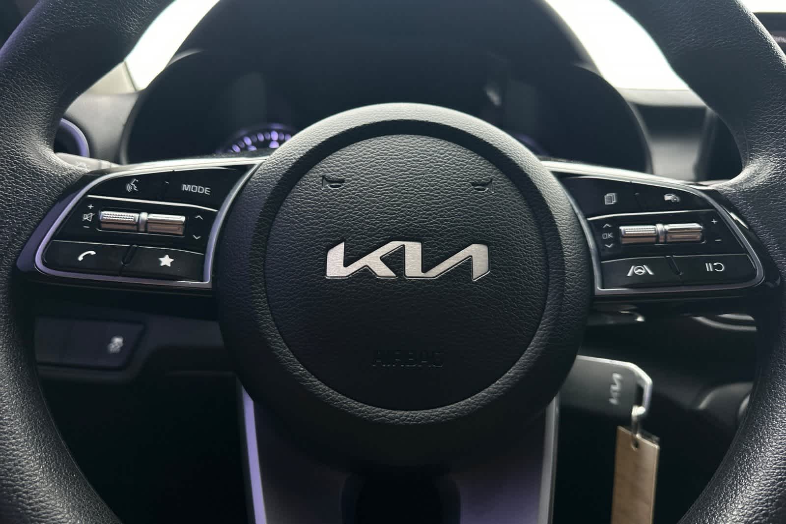 Thumbnail: 2023 Kia Forte - 23