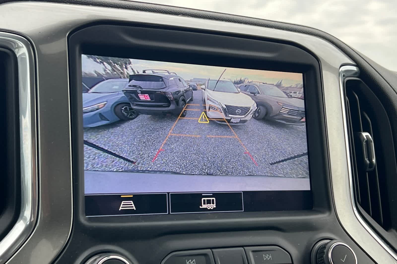 Thumbnail: 2021 Chevrolet Silverado 1500 - 19