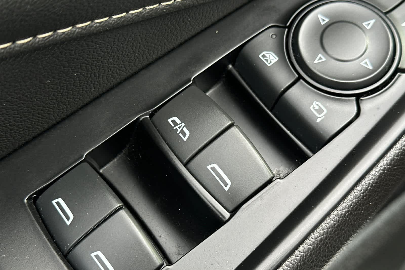 Thumbnail: 2023 Chevrolet Traverse - 14