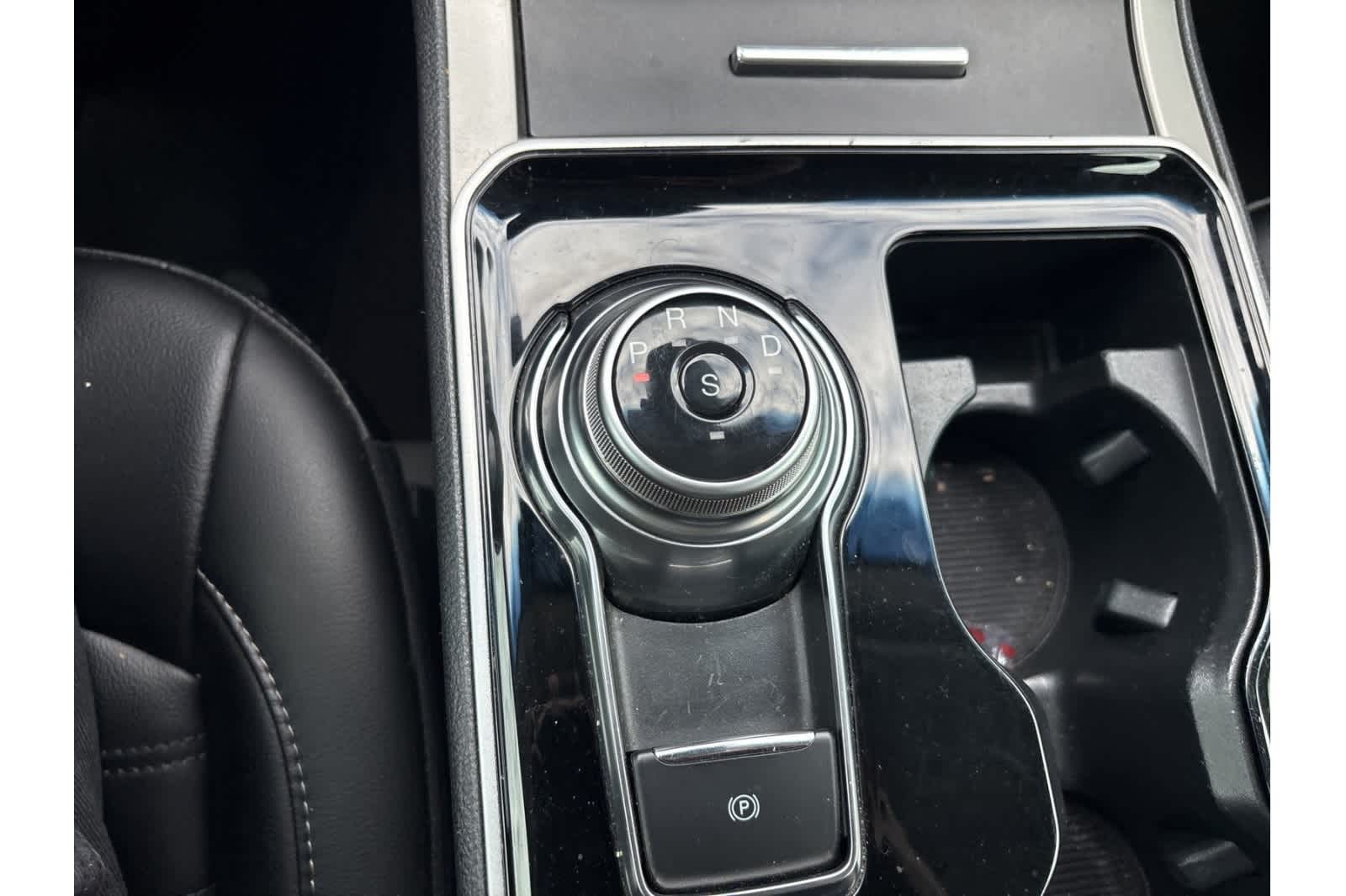 Thumbnail: 2020 Ford Edge - 21