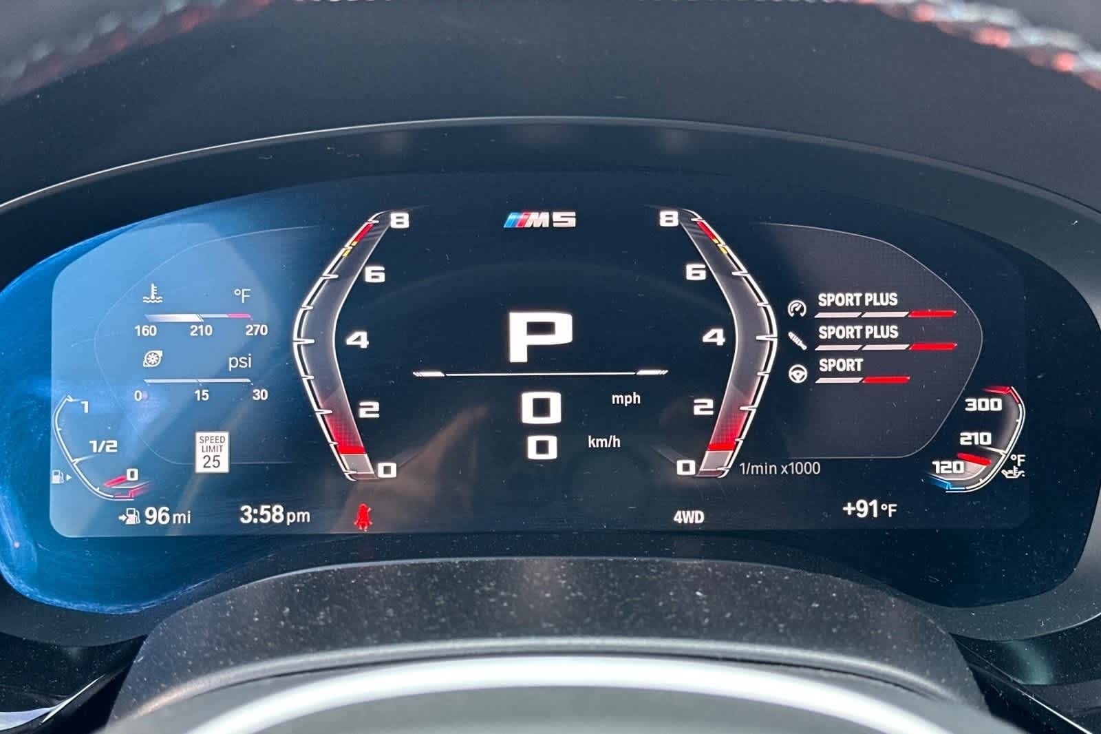 Thumbnail: 2021 BMW M5 - 25