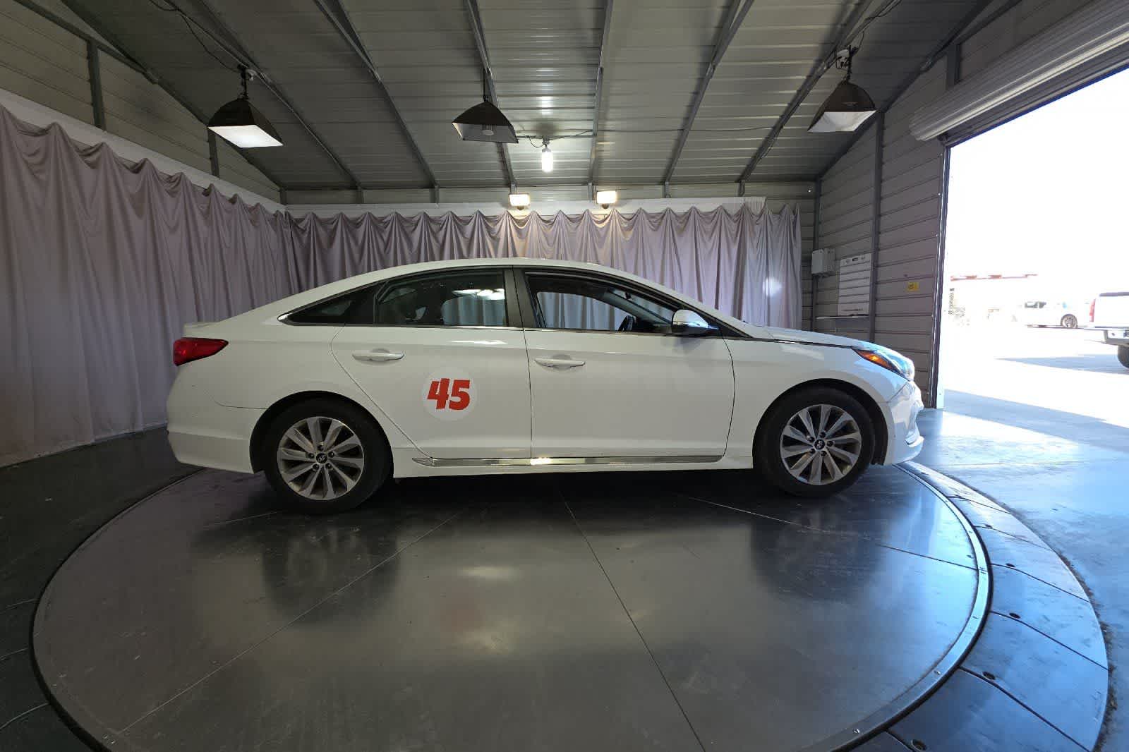 Thumbnail: 2017 Hyundai Sonata - 9