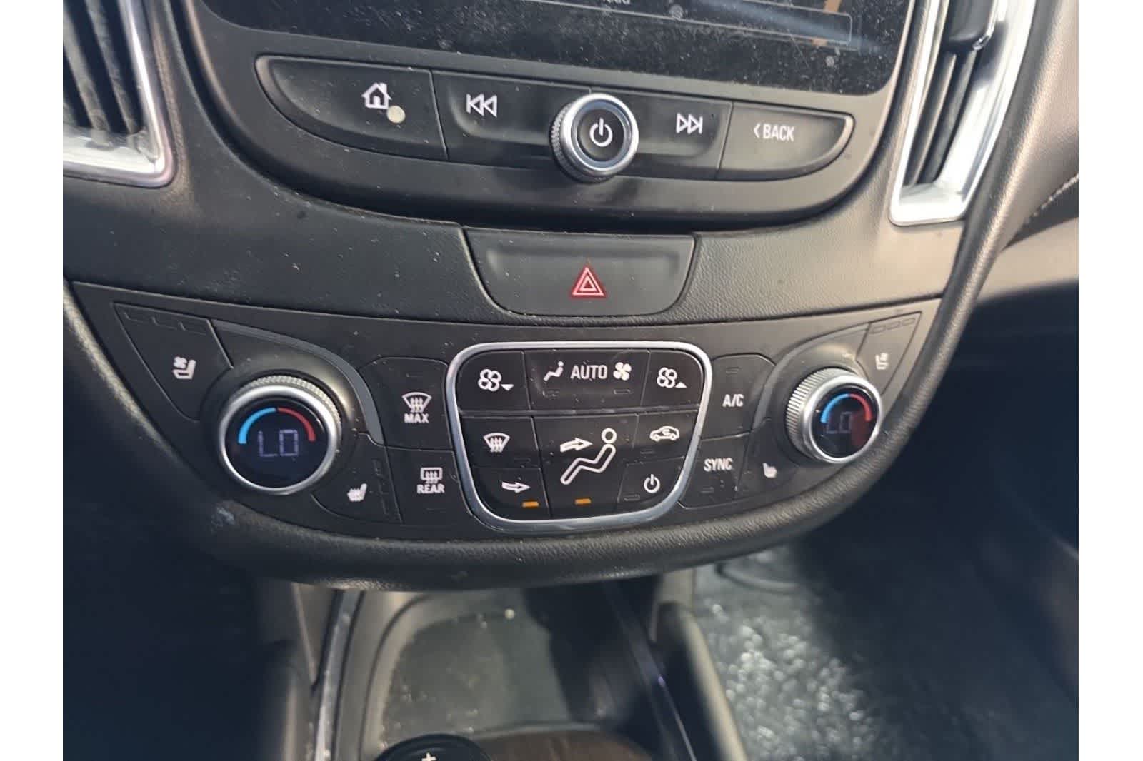 Thumbnail: 2017 Chevrolet Malibu - 23