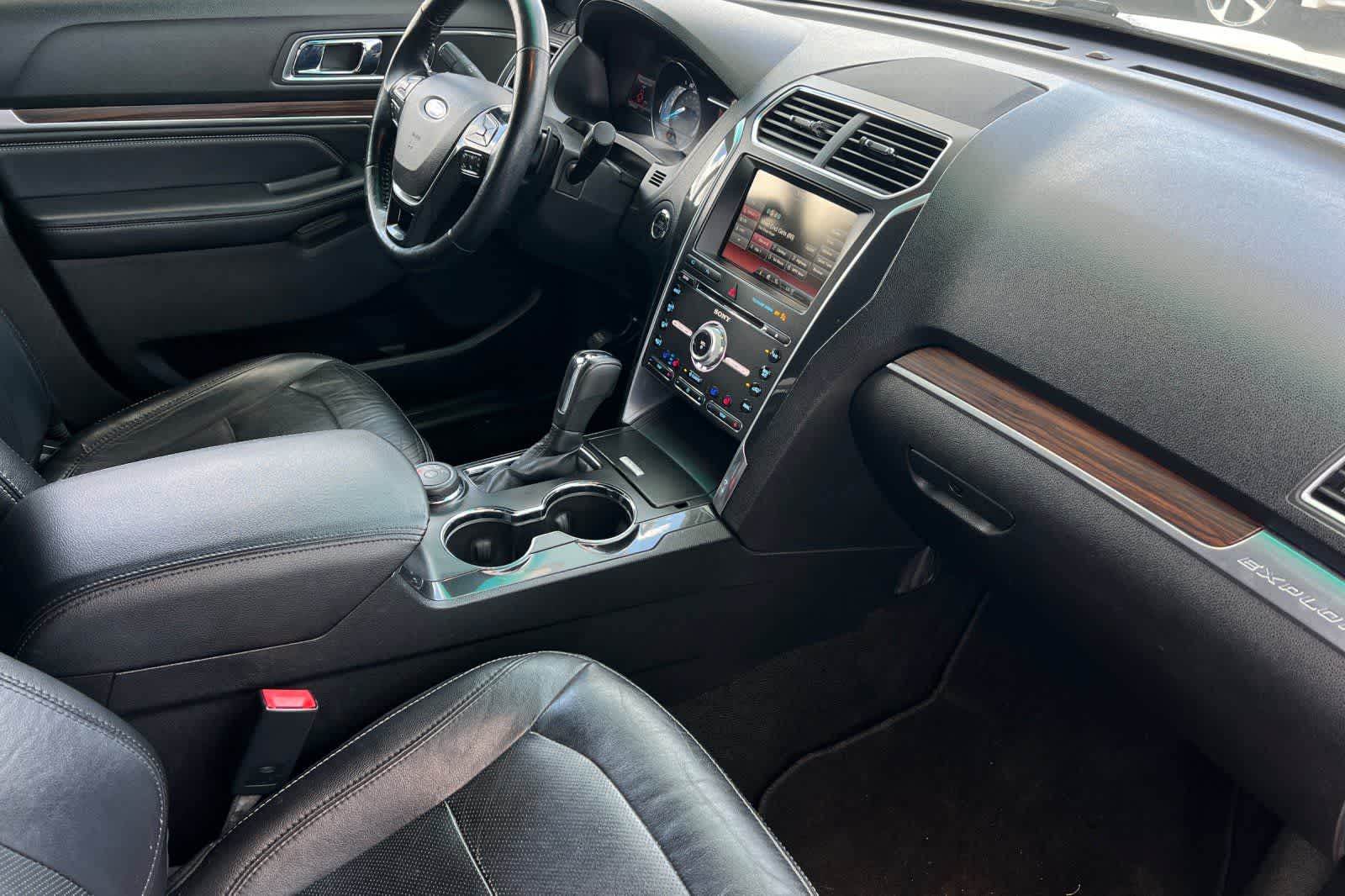 Thumbnail: 2016 Ford Explorer - 18