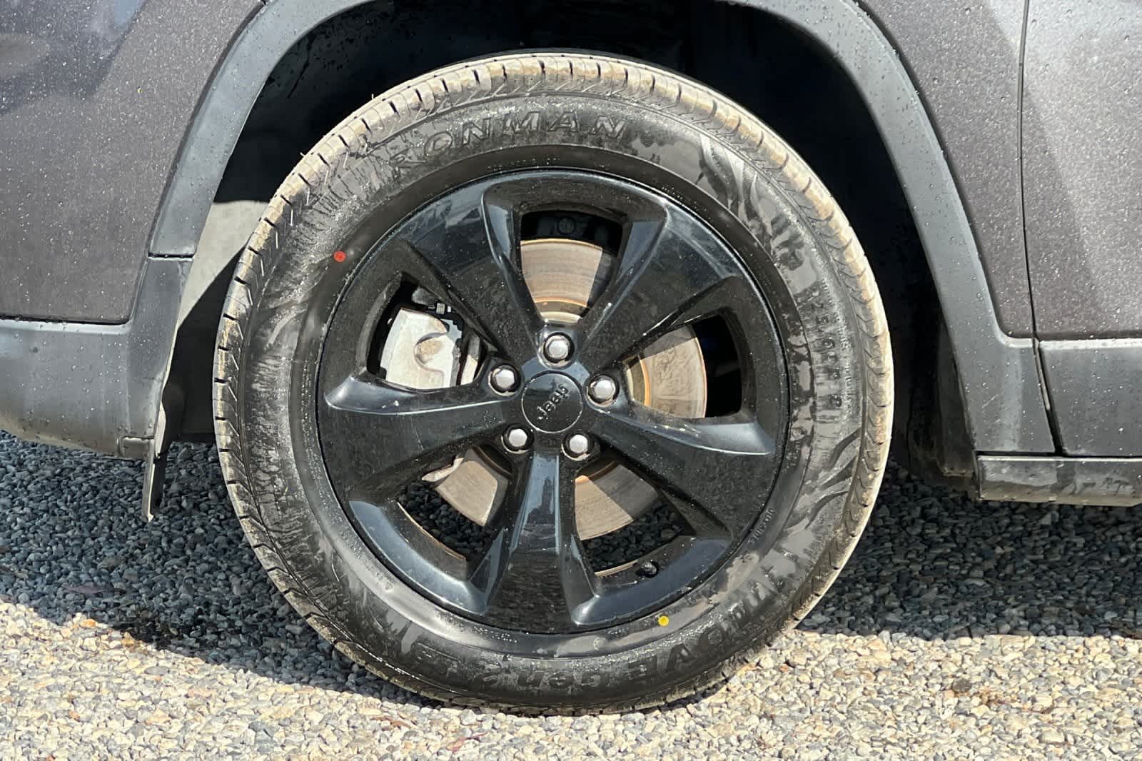 Thumbnail: 2019 Jeep Cherokee - 35