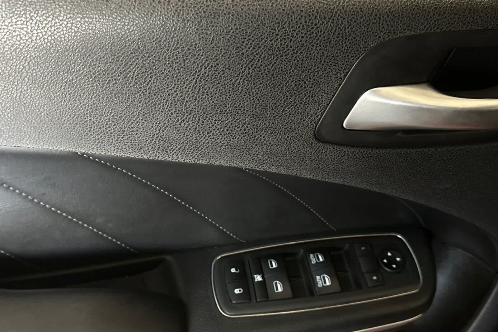 Thumbnail: 2018 Dodge Charger - 15