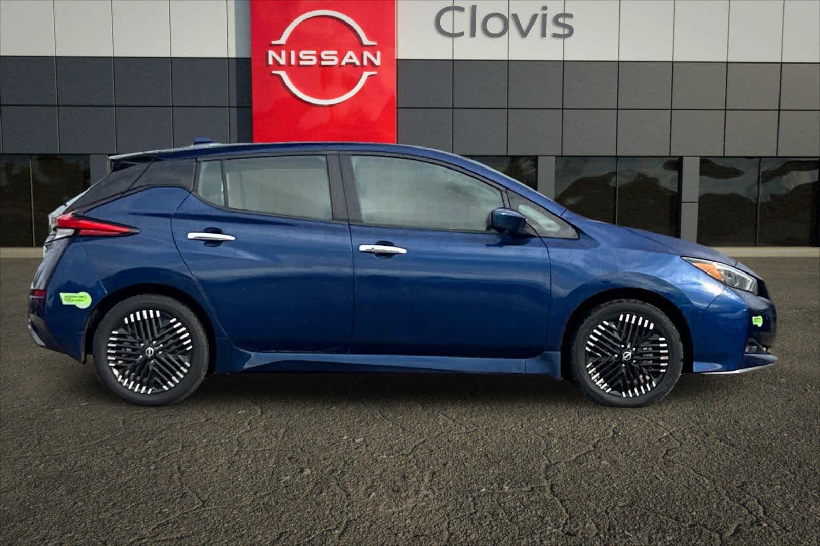 Thumbnail: 2023 Nissan Leaf - 9