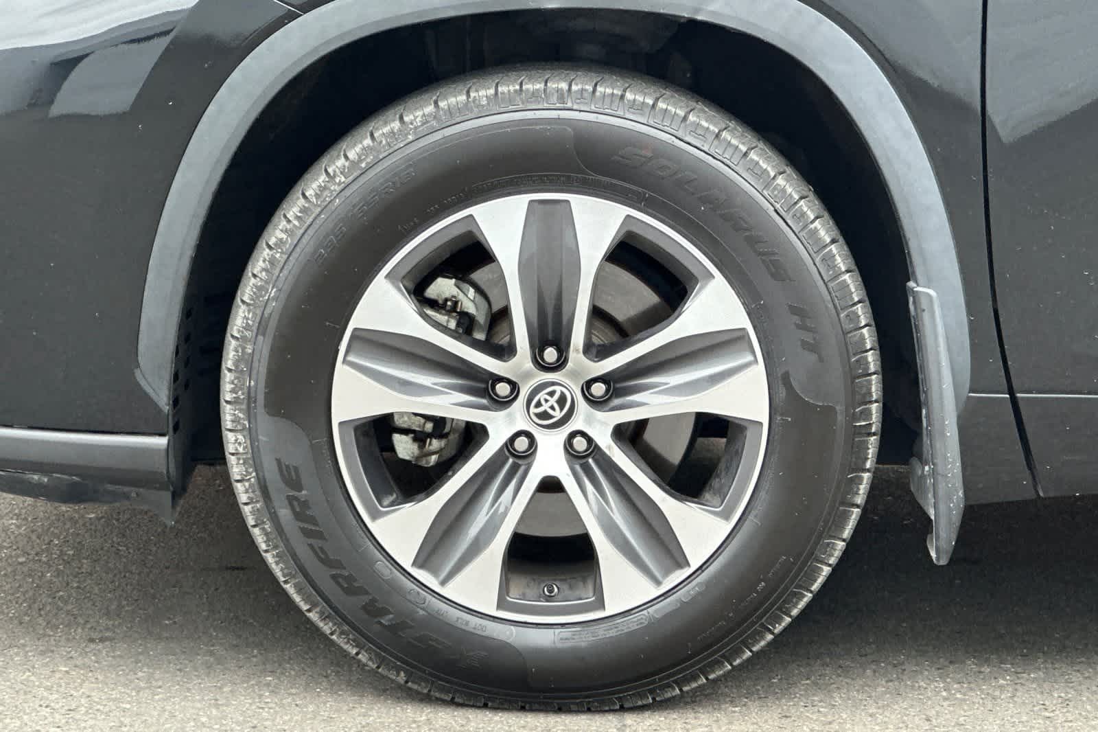2023 Toyota Highlander XLE 12