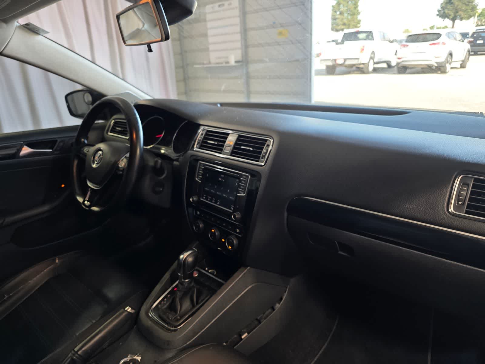 Thumbnail: 2016 Volkswagen Jetta - 11