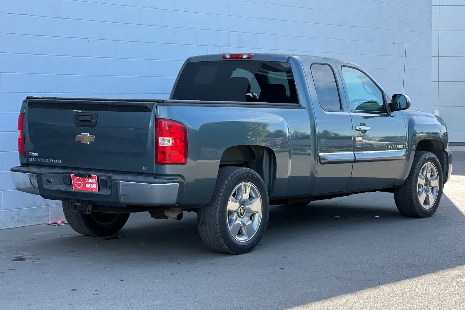 Thumbnail: 2009 Chevrolet Silverado 1500 - 3