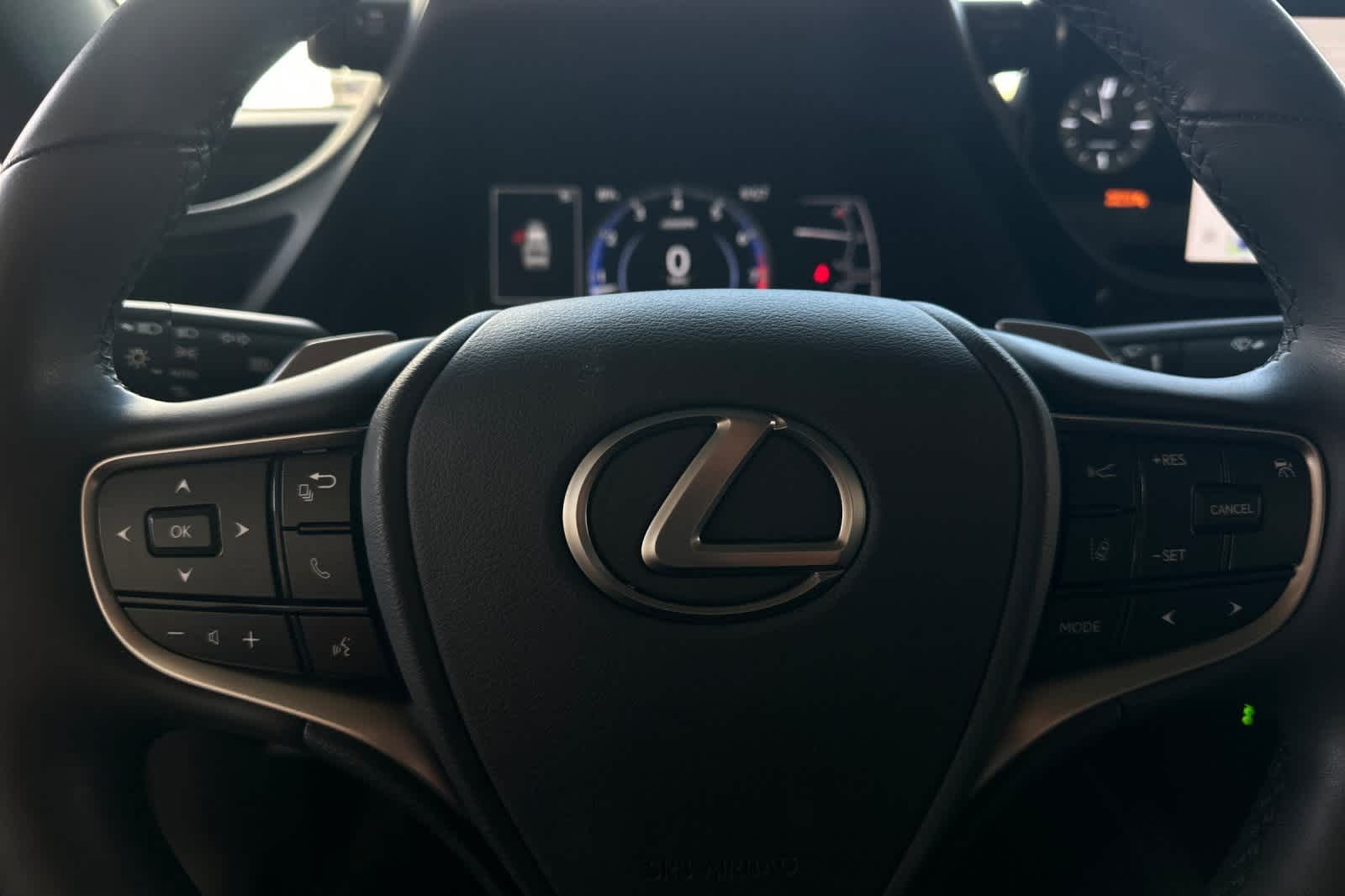 Thumbnail: 2024 Lexus ES - 26