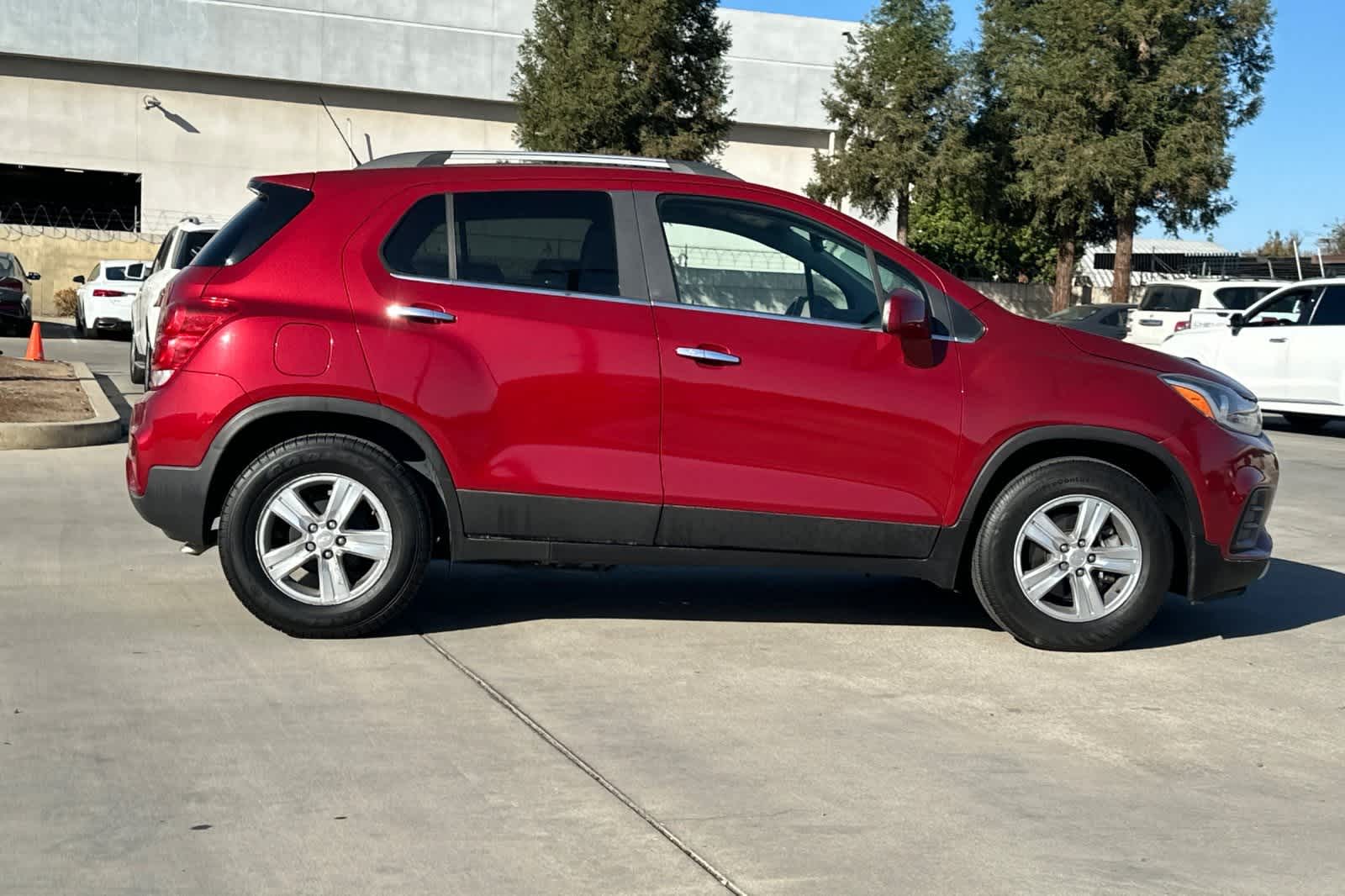Thumbnail: 2019 Chevrolet Trax - 9