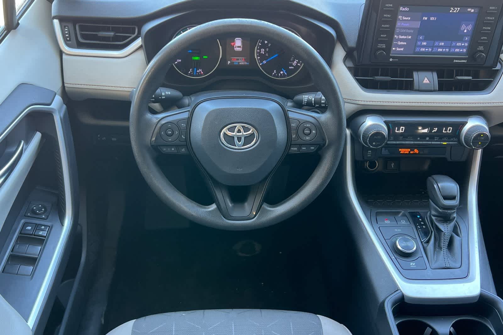 Thumbnail: 2021 Toyota RAV4 - 17