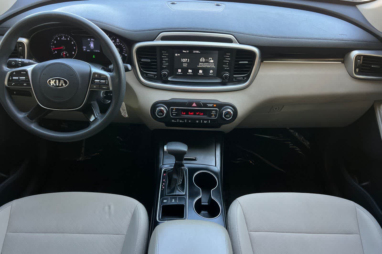 Thumbnail: 2019 Kia Sorento - 3