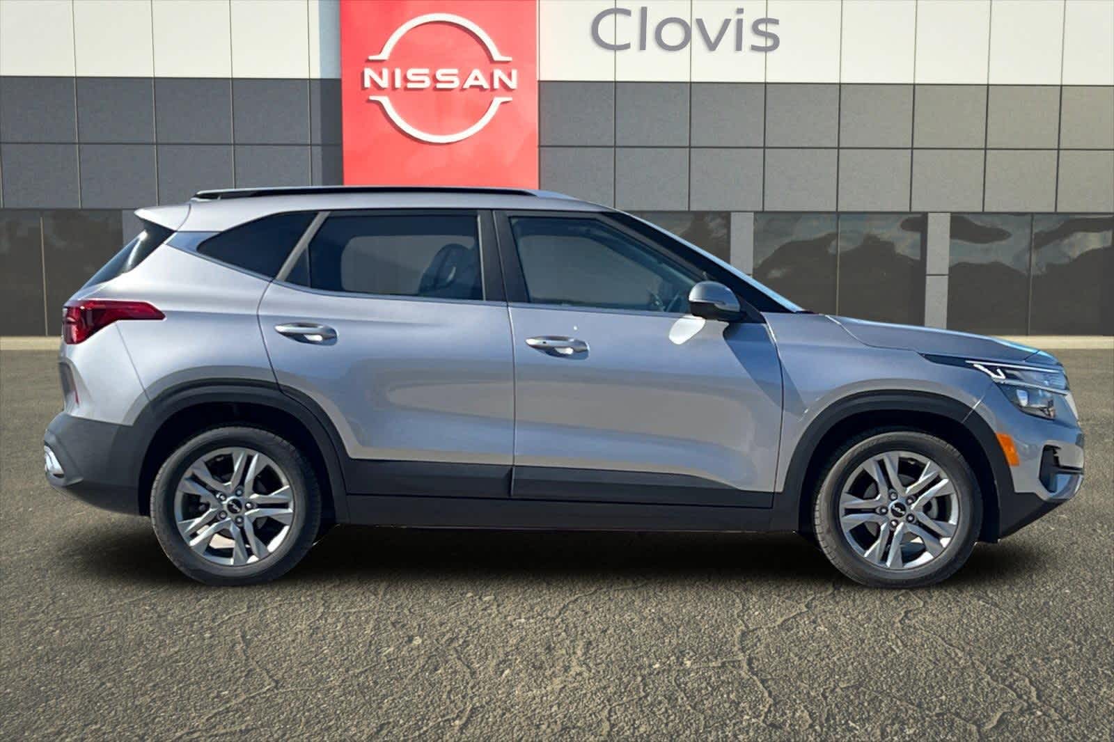 Thumbnail: 2022 Kia Seltos - 9