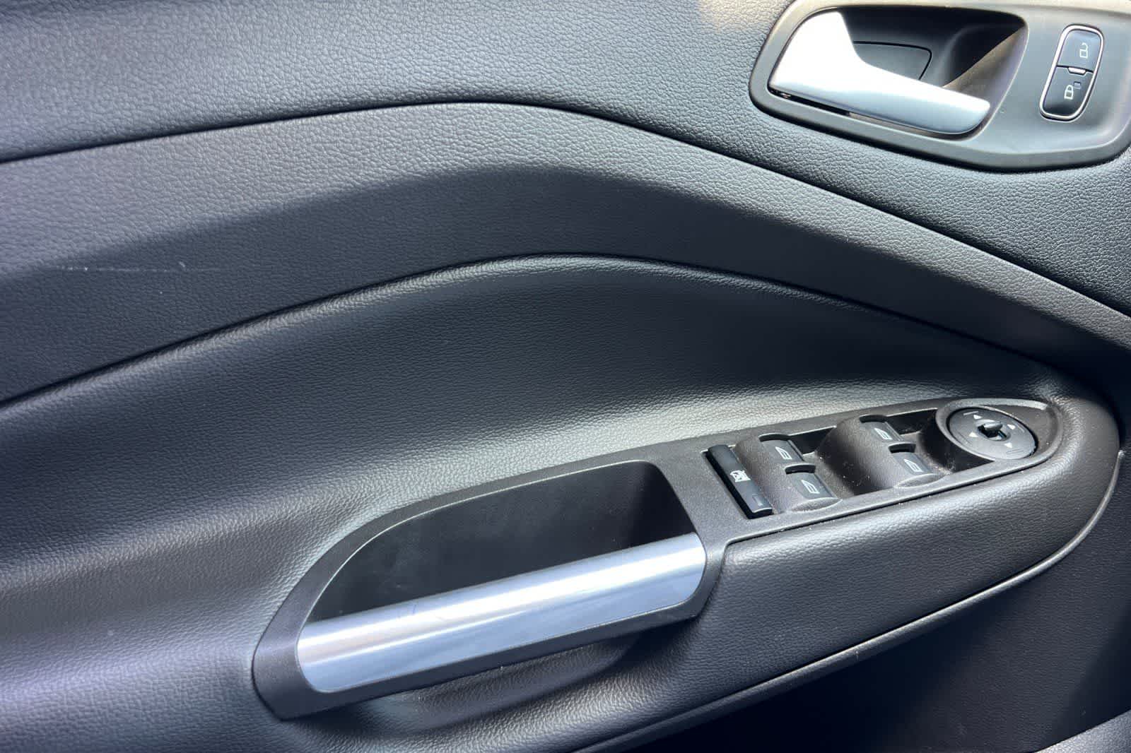 Thumbnail: 2018 Ford Escape - 15