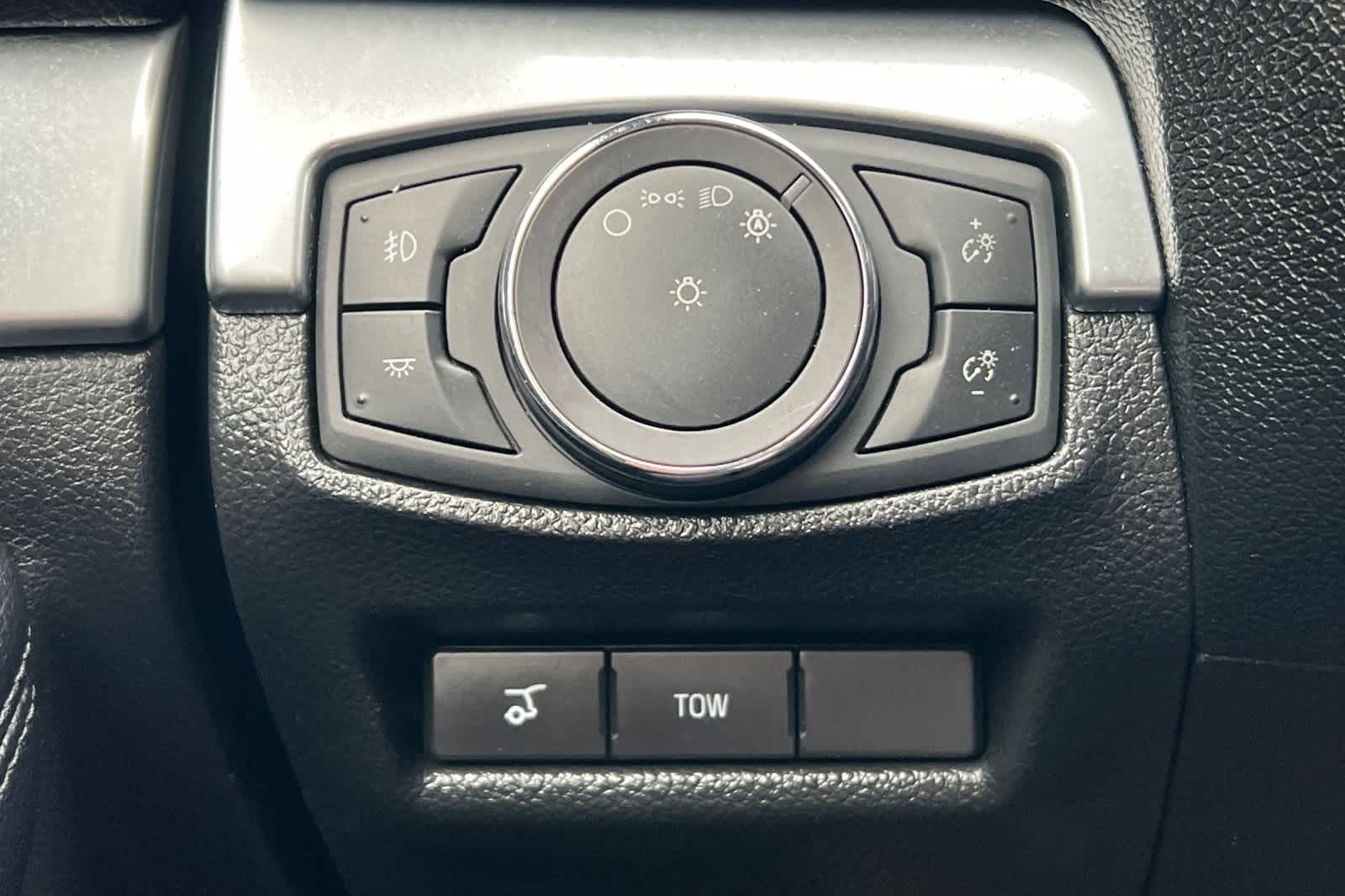 Thumbnail: 2018 Ford Explorer - 35