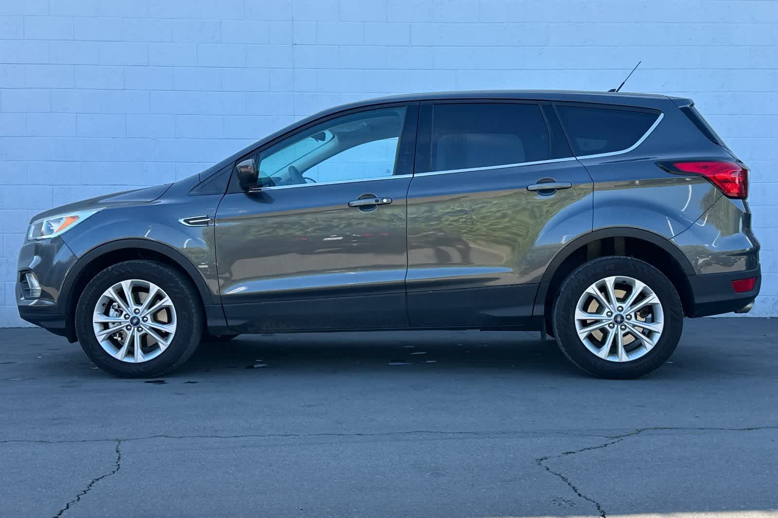 Thumbnail: 2019 Ford Escape - 6