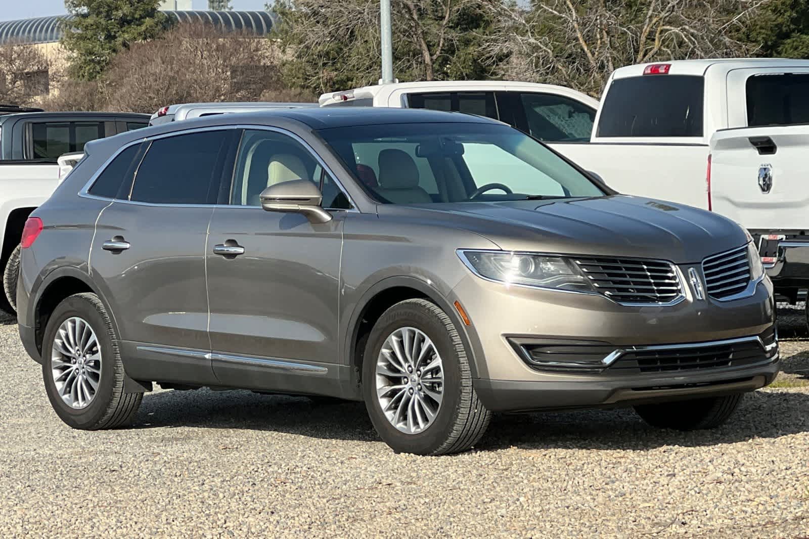 Thumbnail: 2016 Lincoln MKX - 10