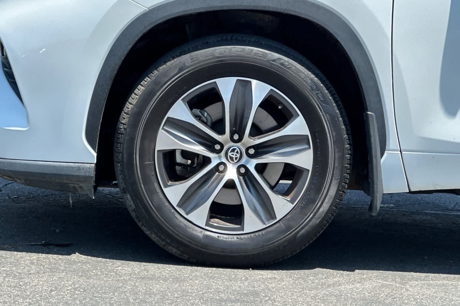 2022 Toyota Highlander XLE 12