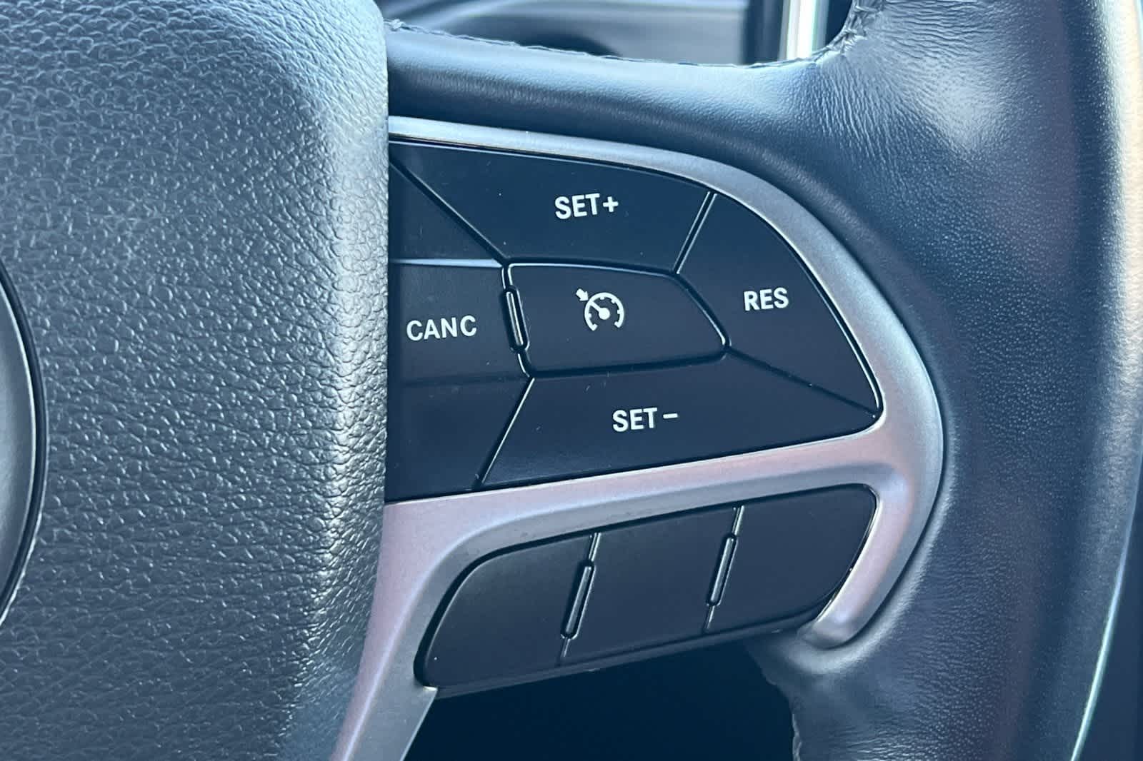 Thumbnail: 2021 Jeep Grand Cherokee - 31