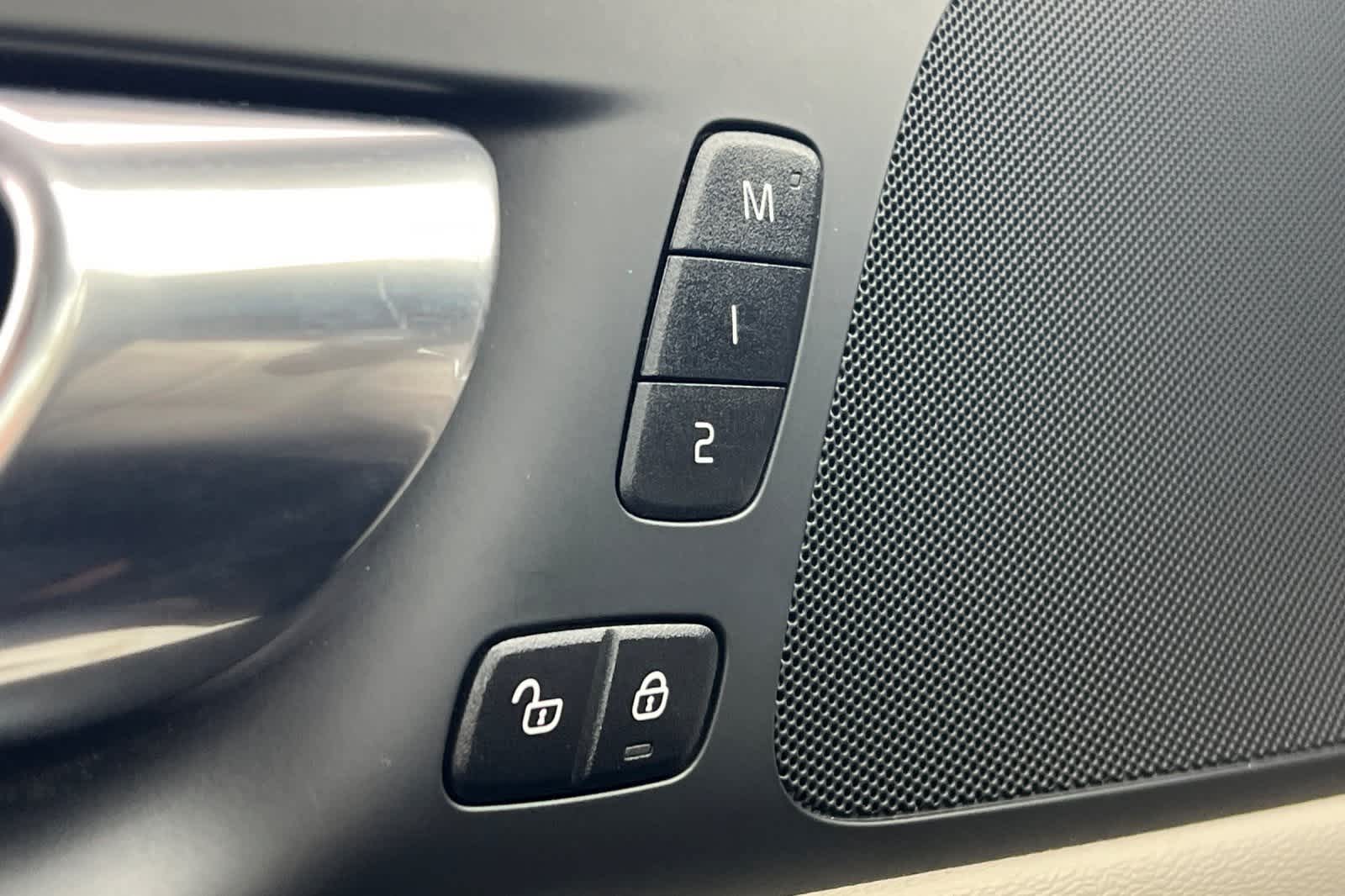 Thumbnail: 2024 Volvo S60 - 30