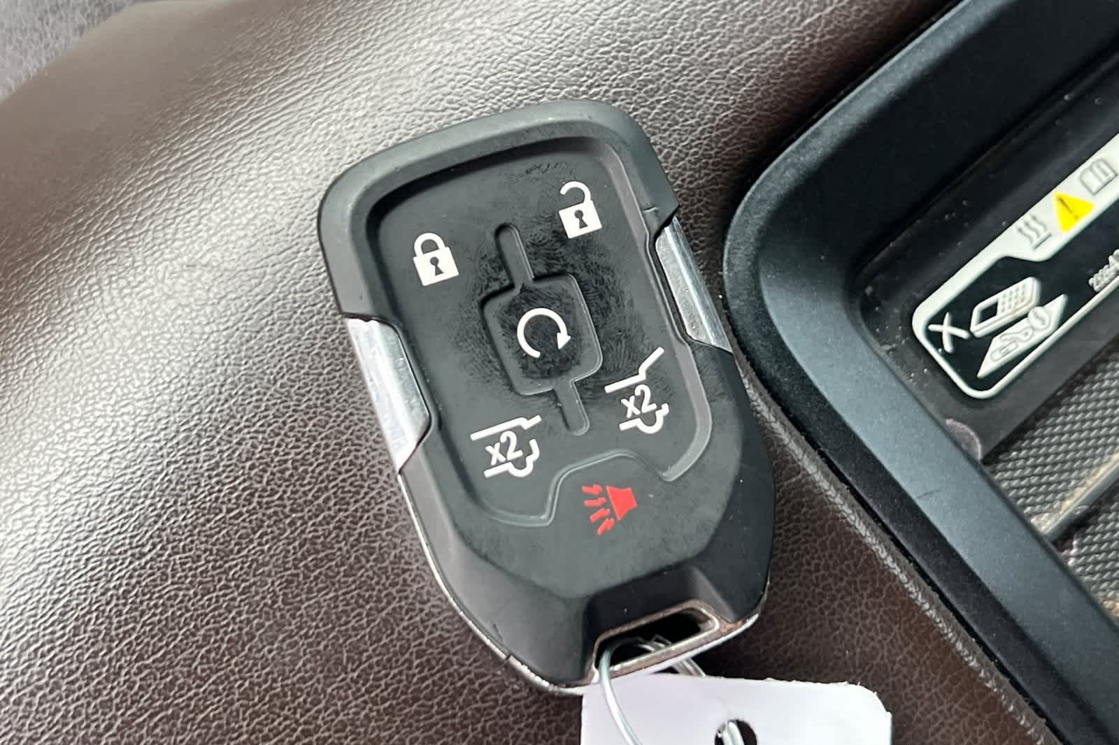 Thumbnail: 2016 Chevrolet Suburban - 31