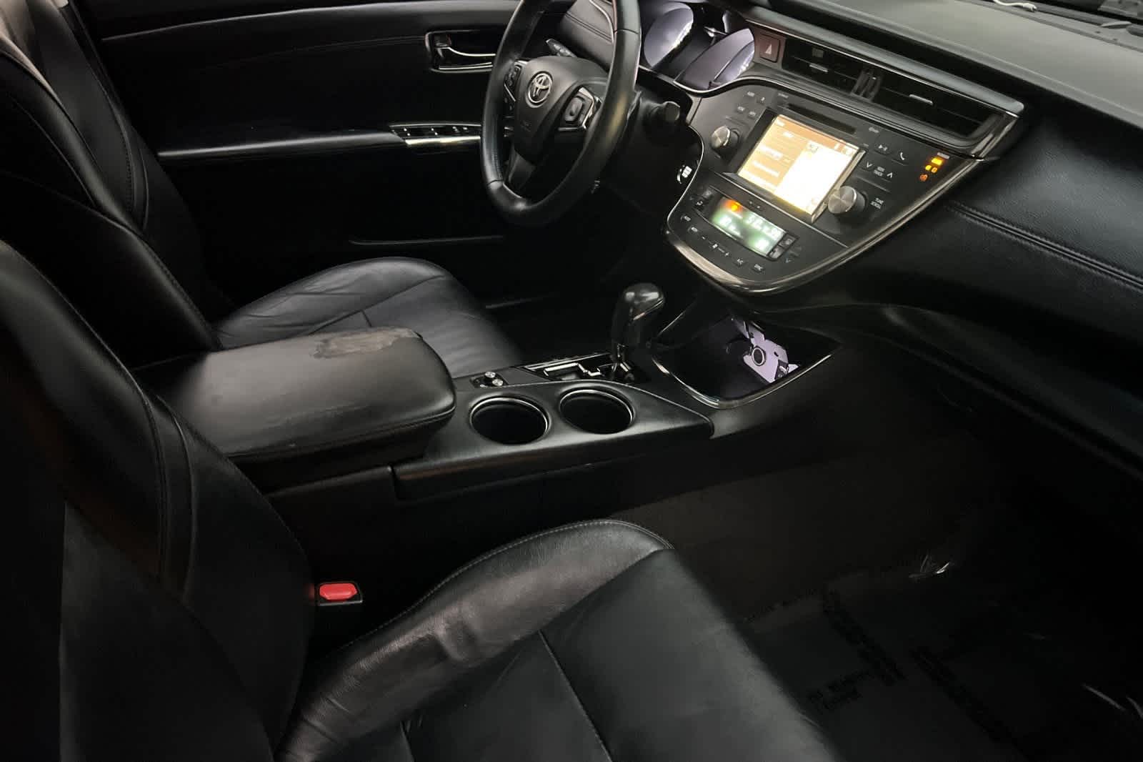 Thumbnail: 2016 Toyota Avalon - 18