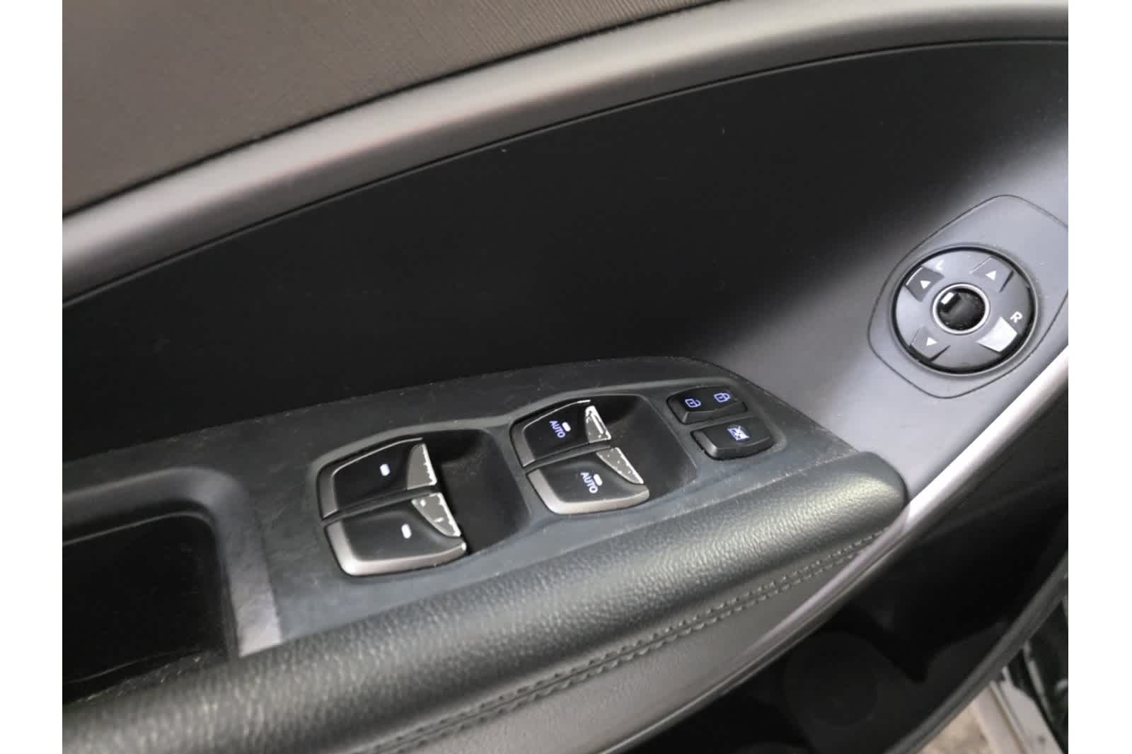 Thumbnail: 2018 Hyundai Santa Fe - 19