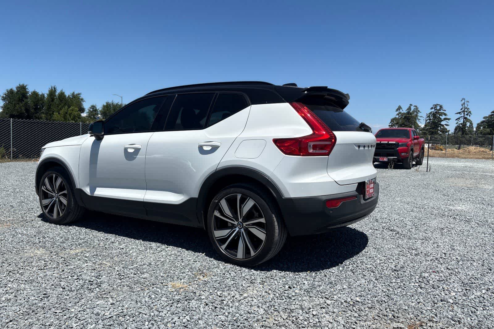 Thumbnail: 2021 Volvo XC40 - 7