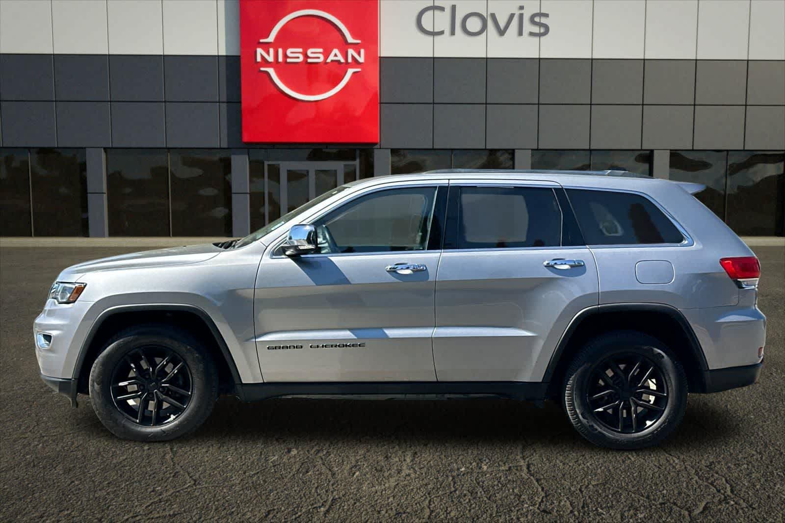 Thumbnail: 2017 Jeep Grand Cherokee - 6