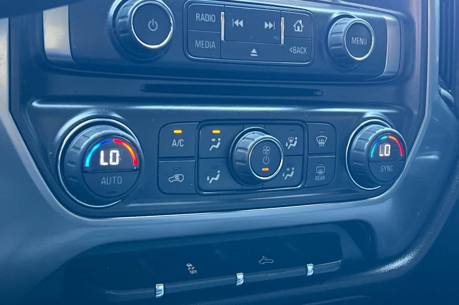 Thumbnail: 2015 Chevrolet Silverado 1500 - 23