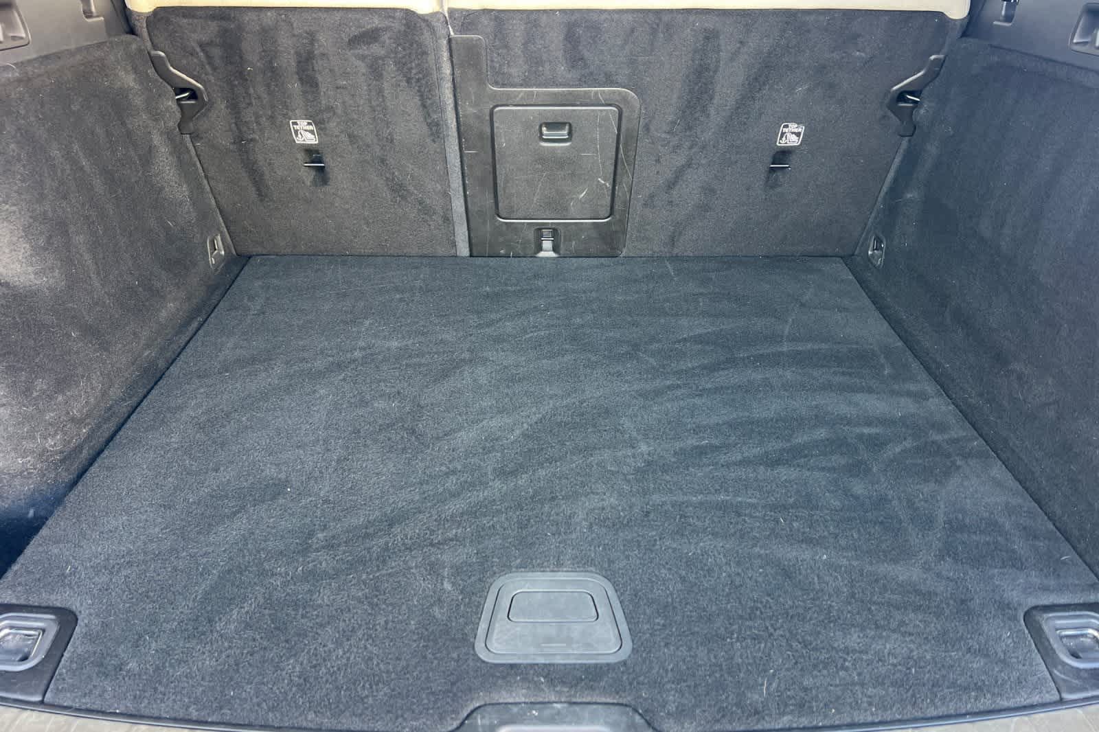 Thumbnail: 2023 Volvo XC60 - 17