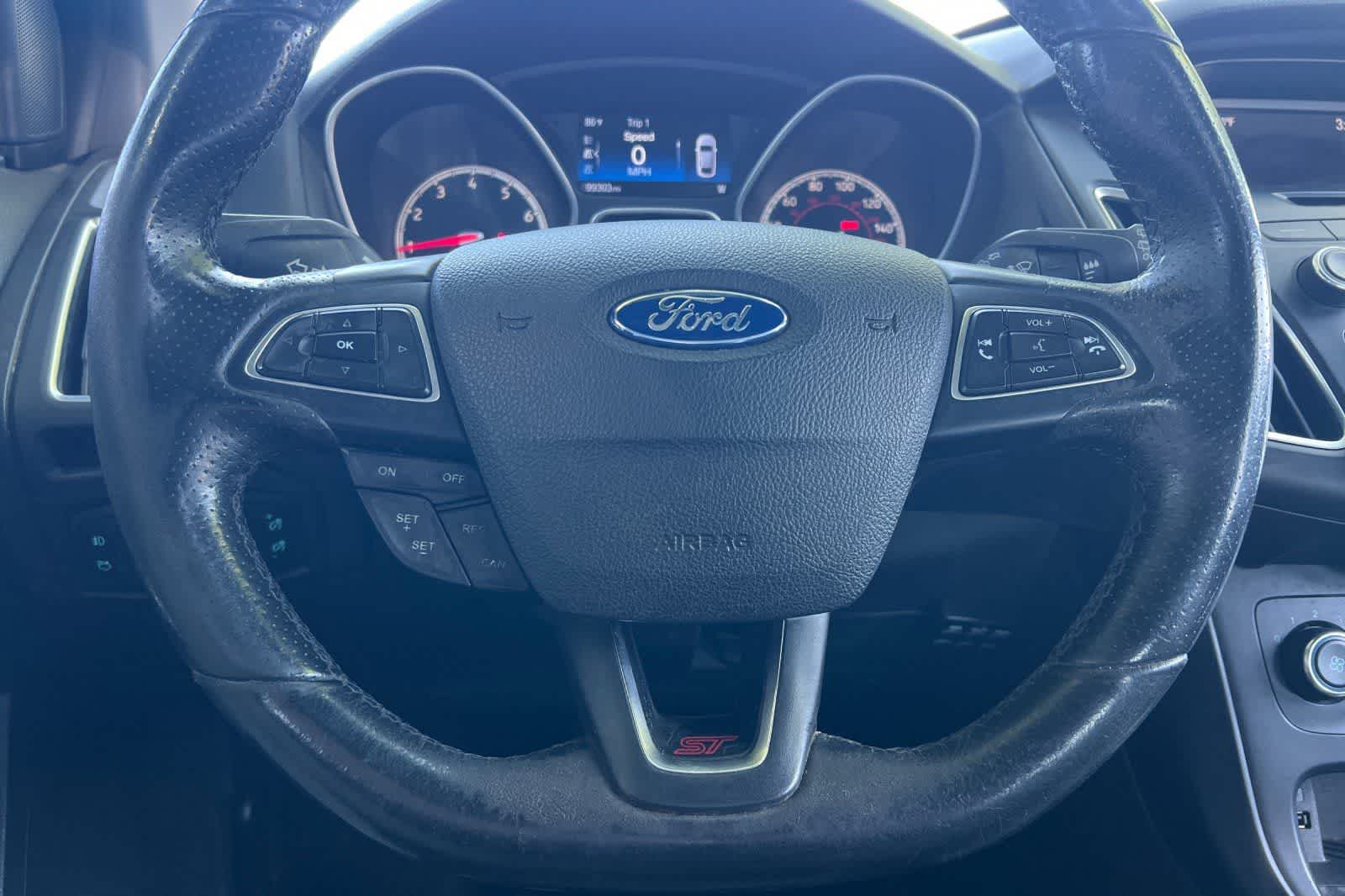 Thumbnail: 2016 Ford Focus - 24