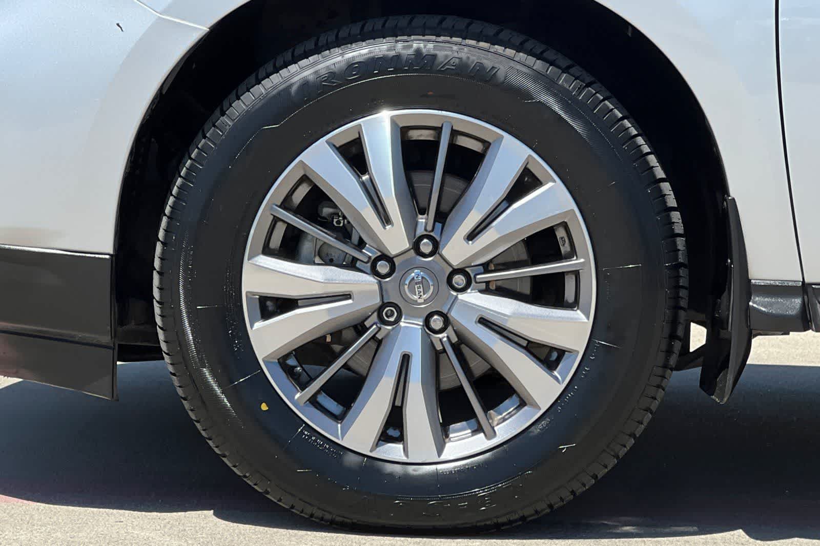 Thumbnail: 2020 Nissan Pathfinder - 37