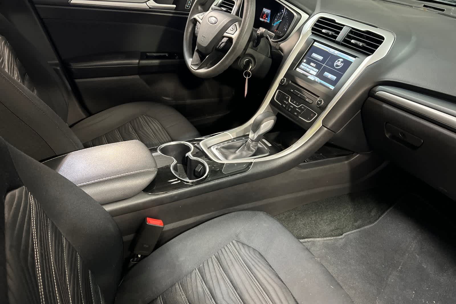 Thumbnail: 2016 Ford Fusion - 17