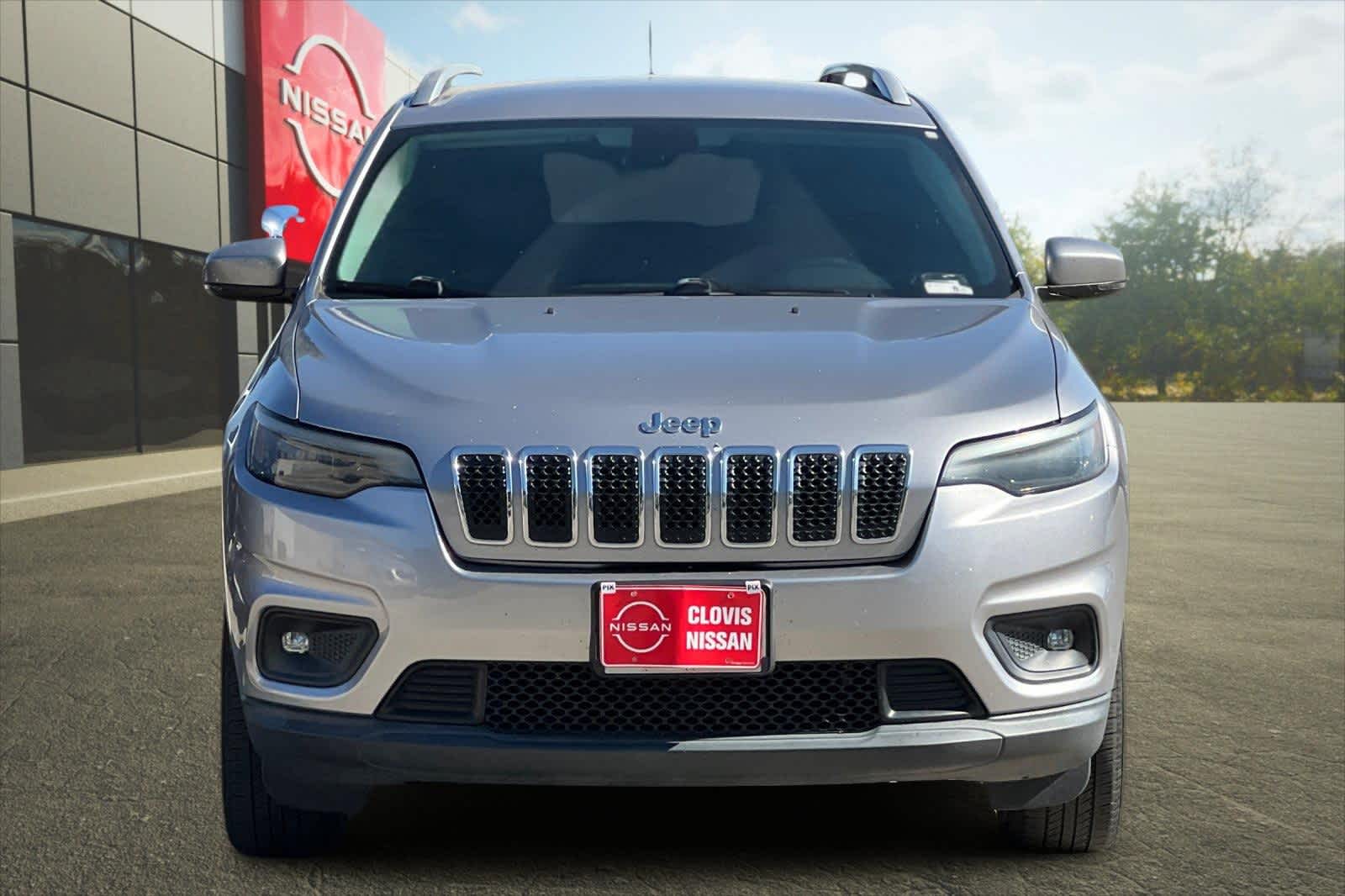Thumbnail: 2019 Jeep Cherokee - 11