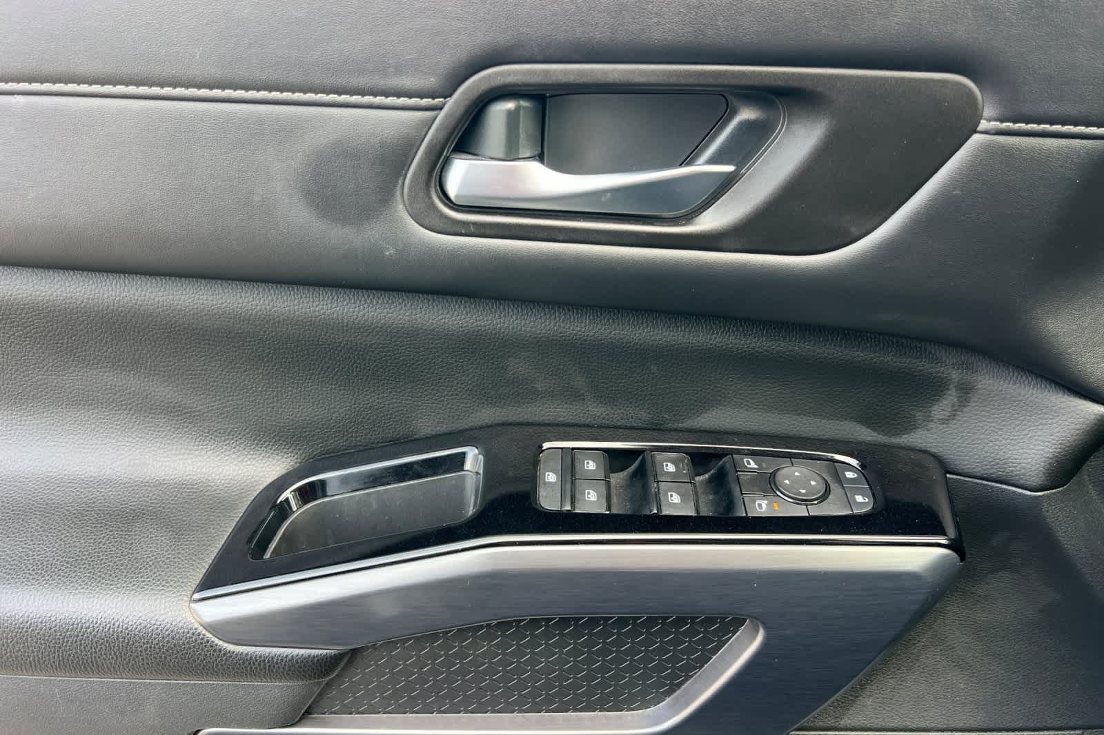 Thumbnail: 2023 Nissan Pathfinder - 13