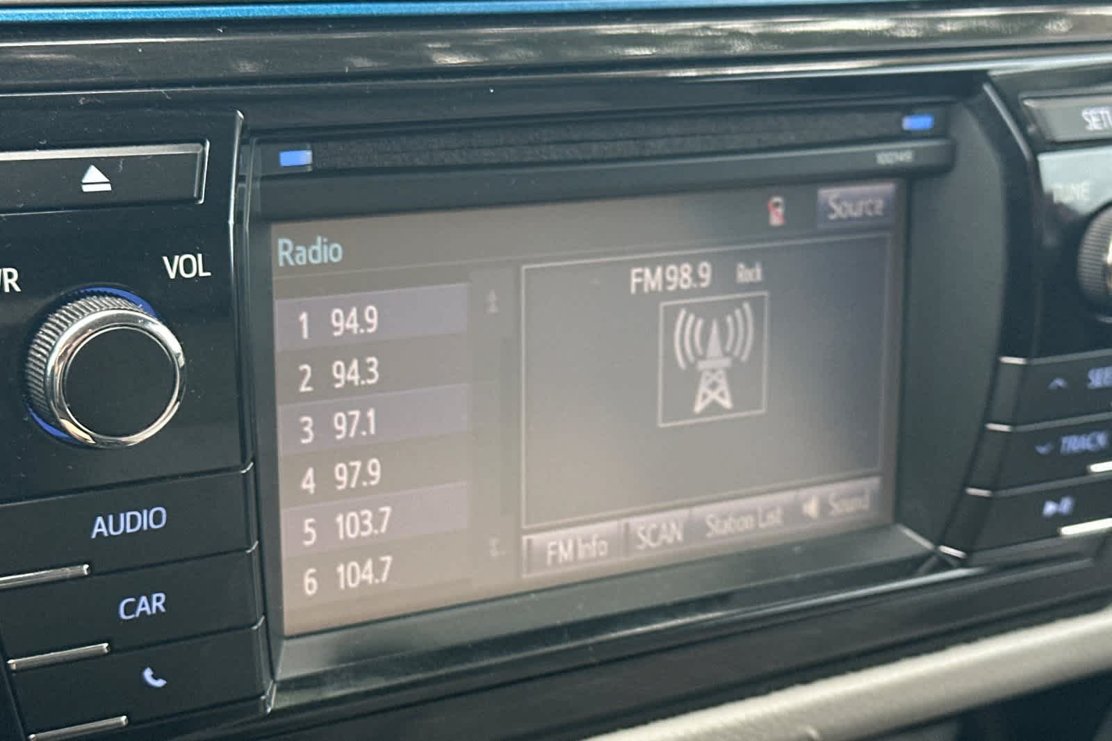 Thumbnail: 2015 Toyota Corolla - 17