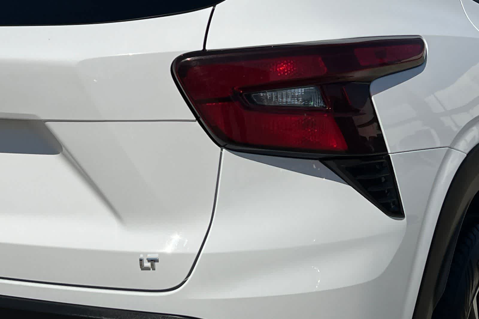 Thumbnail: 2024 Chevrolet Trax - 17