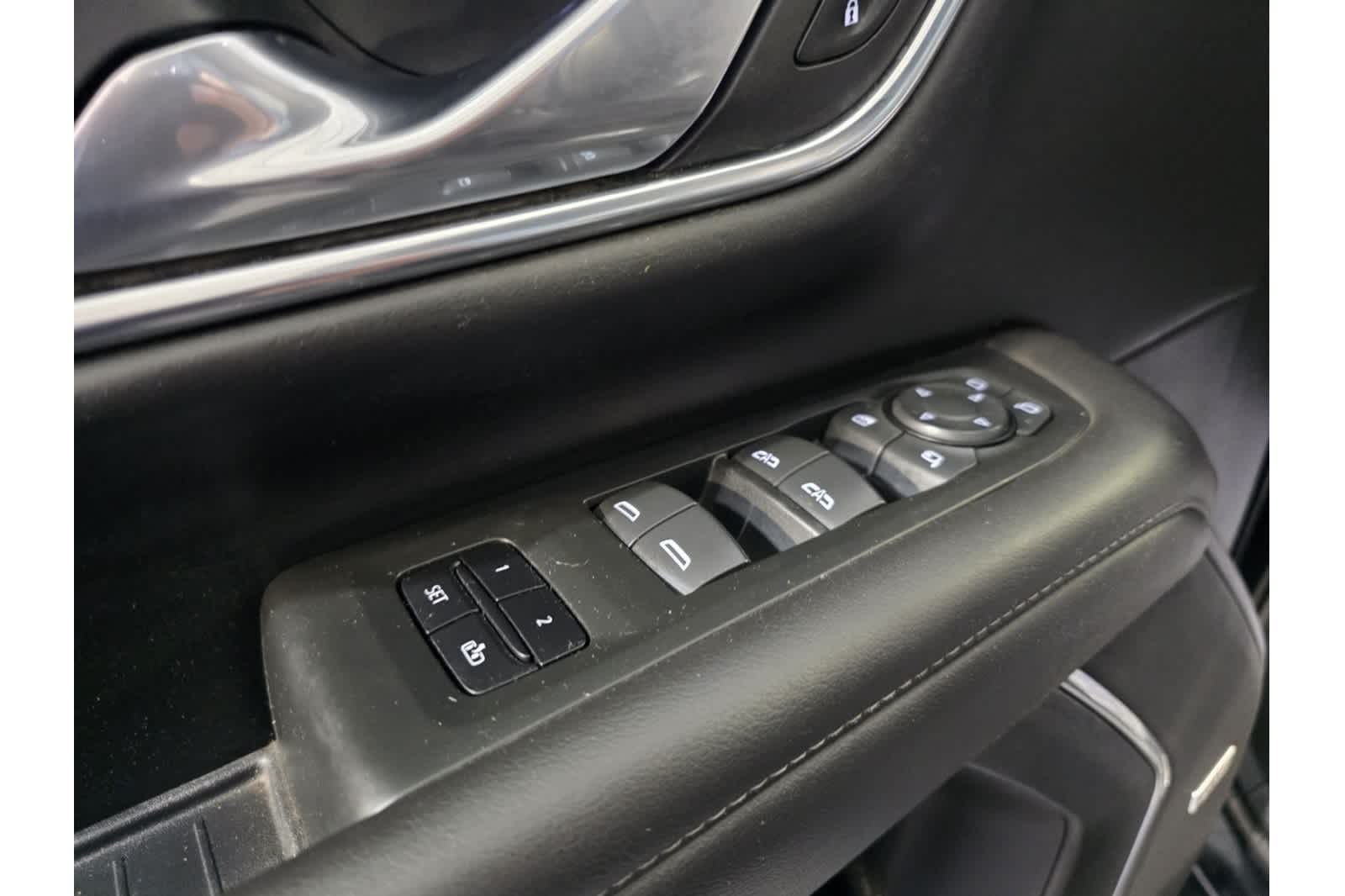 Thumbnail: 2022 Chevrolet Suburban - 21