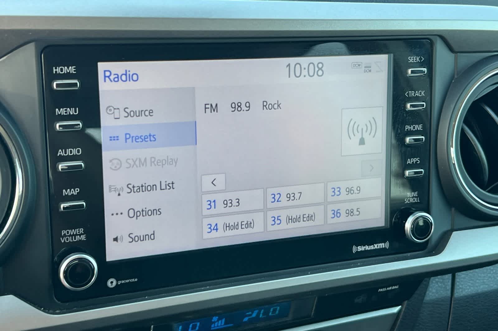 2022 Toyota Tacoma SR5 18
